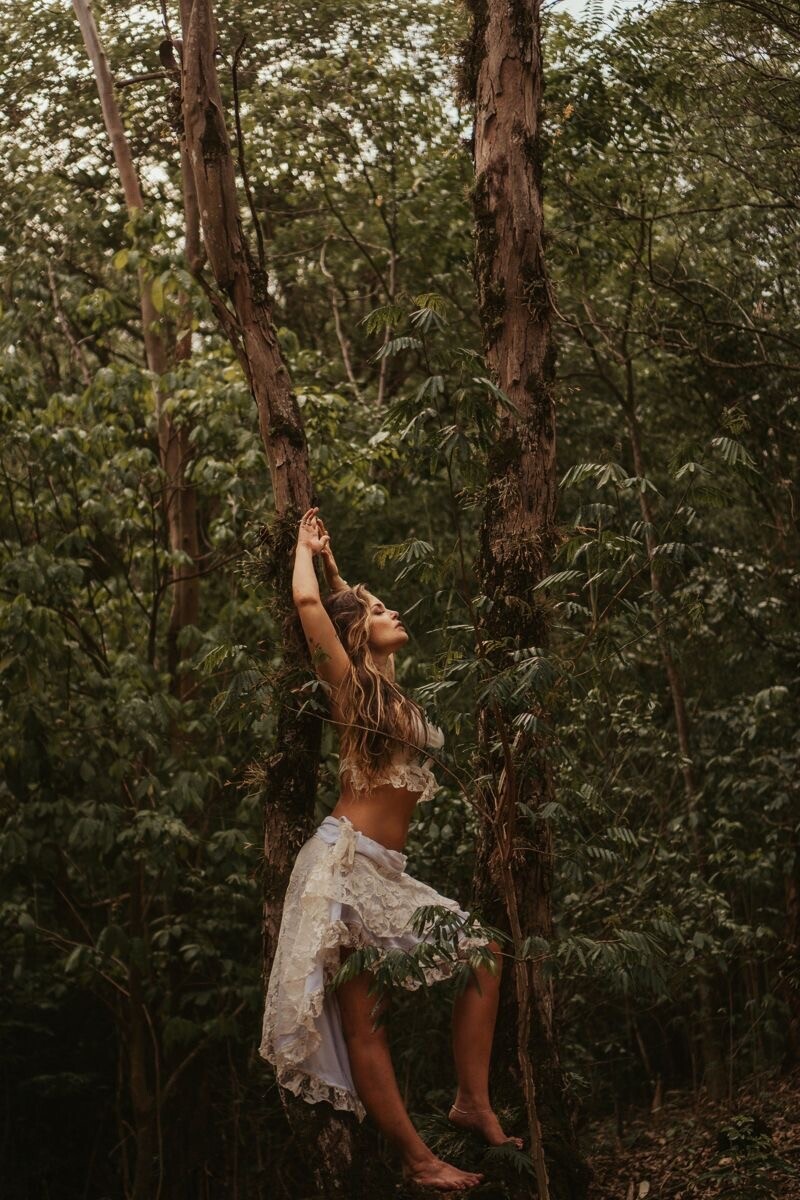 A MULHER QUE TEM RAÍZES NÃO SE PERDE