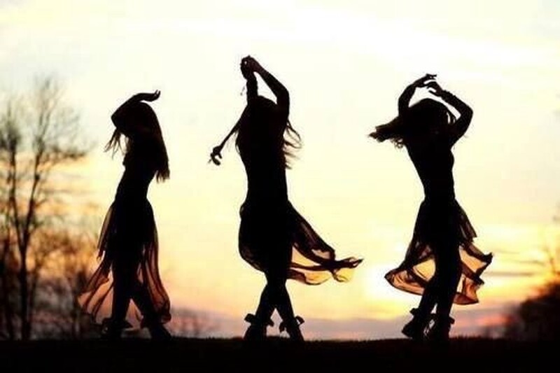 Quando uma Mulher Dança na Natureza