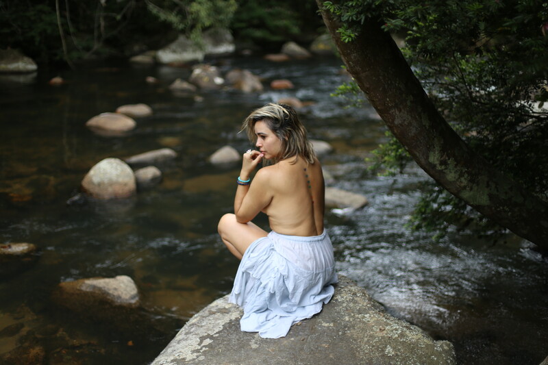 O Que É Ser Uma Sacerdotisa dos Códigos do Prazer Ancestral